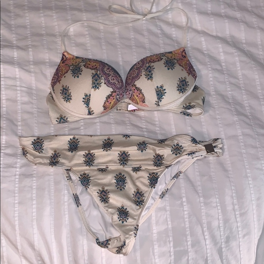 Victoria’s Secret Swim Bikini Push Up 34C/Large